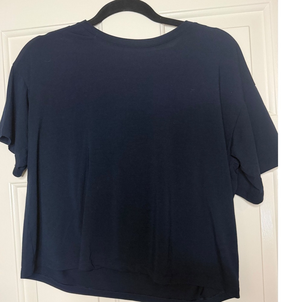 Uniqlo AIRism Navy Blue Short Sleeve Boxy Crop T-Shirt Womens Medium 422940 - Picture 2 of 3